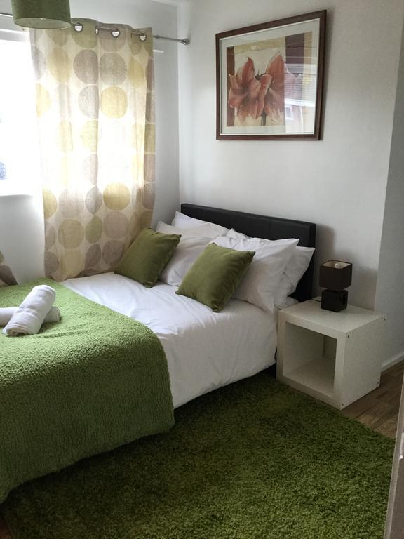4 Bed House Next To Basildon Town Centre Villa Ngoại thất bức ảnh