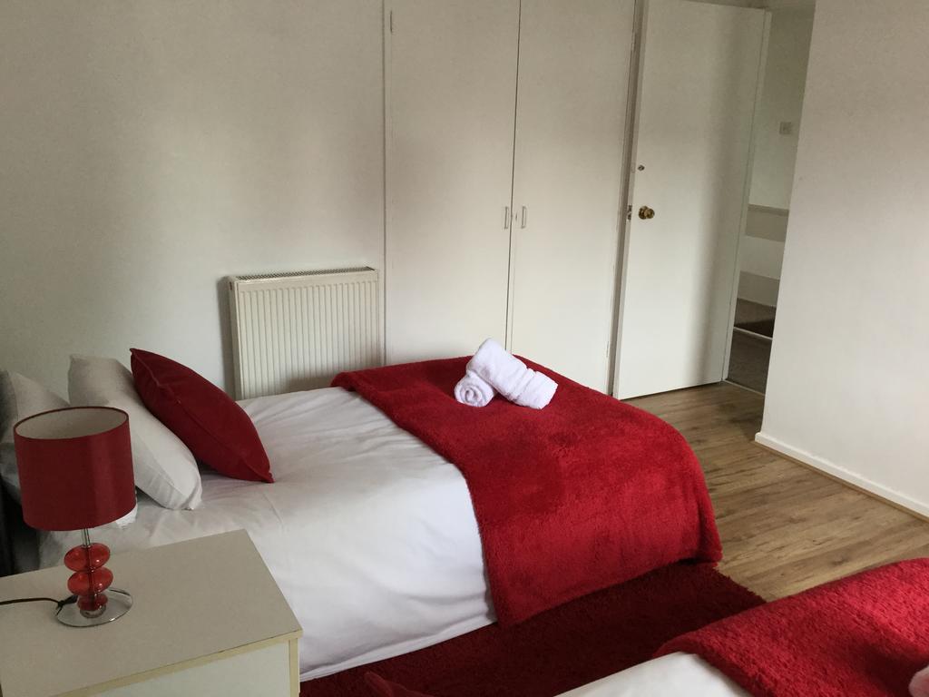 4 Bed House Next To Basildon Town Centre Villa Ngoại thất bức ảnh